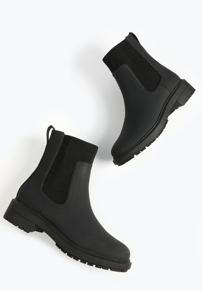 SuperCush Raven Low Heel Chelsea Boot - Image 2