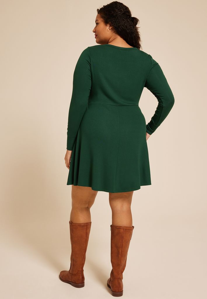 Plus Size Ribbed V Neck Snap Cuff Skater Dress - Image 2